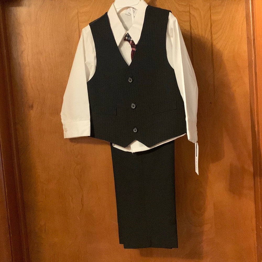 4/4T Boys Suit